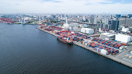 コンテナ・コンテナ船