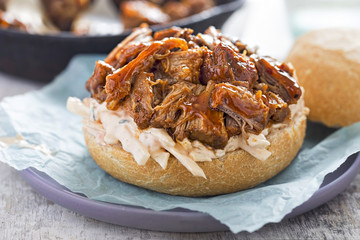 Pulled pork coleslaw roll 