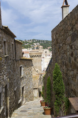 The streets of the ancient city of Tossa