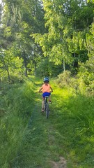 Mädchen auf Mountain Bike 