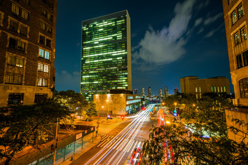 Fototapeta na wymiar 42nd Street at night, seen from Tudor City in Midtown Manhattan, New York City