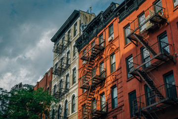 Obraz premium Brick residential buildings in Greenwich Village, Manhattan, New York City.