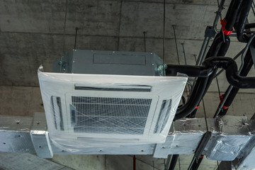 Ceiling mounted cassette type air conditioner