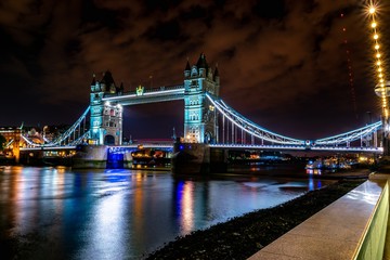 Fototapeta na wymiar Night Tower Bridge