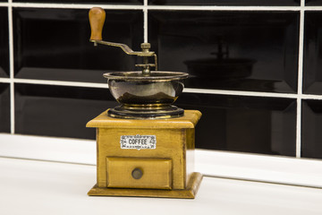 Manual Wooden Coffee Mill Grinder Vintage with Drawer