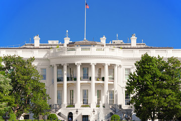 Obraz premium Waszyngton, USA, The White House South Lawn. W pobliżu Białego Domu znajduje się boisko do koszykówki.