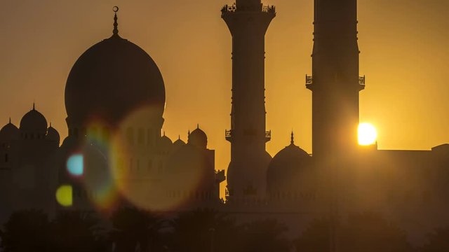 Sheikh Zayed Grand Mosque in Abu Dhabi at sunset timelapse, UAE