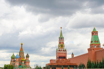 Fototapeta premium Cathedral of St. Basil the Blessed, Spassky Tower and the Mausoleum