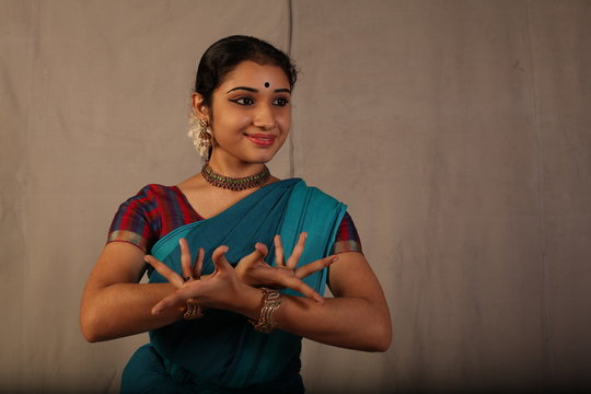 bharatha natyam is the classical dance form of tamil nadu.