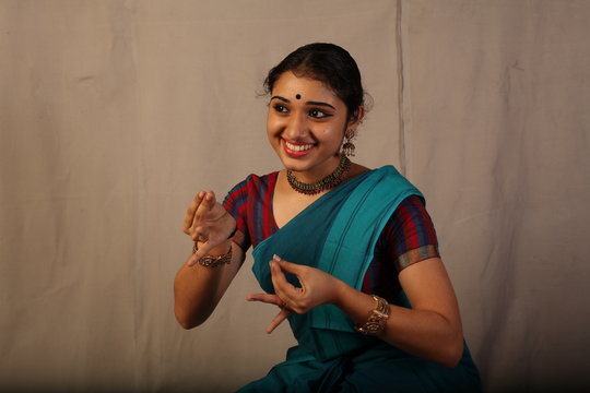 bharatha natyam is the classical dance form of tamil nadu