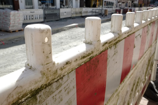 Baustelle - Warnbarke