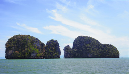 Obraz premium Seascape with green islands, Phuket, Thailand