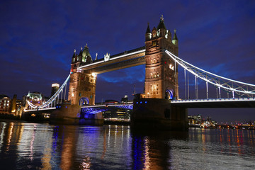 Obraz premium Tower Bridge night shot, London, Great Britain