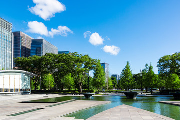 Obraz premium (東京都ｰ都市風景)和田倉噴水公園から見る丸の内ビル群８