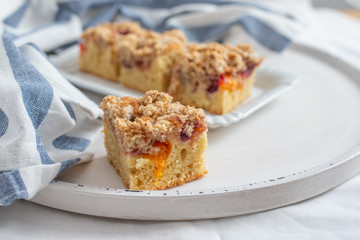Aprikosen Streusel Kuchen 