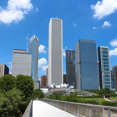 Obraz na płótnie Canvas USA - Chicago skyline from Art Institute Bridgeway