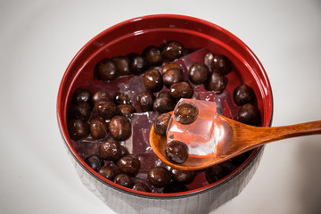 豆かん,あんみつ　beans and cubes of agar Japanese sweets