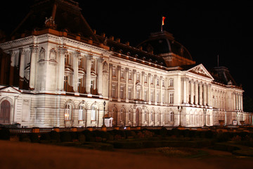 Fototapeta premium Photo of night light architecture in Brussels