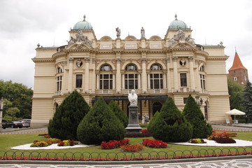 Fototapeta na wymiar Théâtre Juliusz Słowacki à Cracovie, Pologne