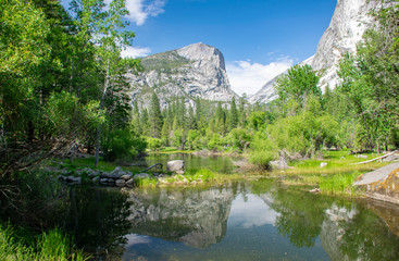 Fototapeta na wymiar Mirror Lake is a small, seasonal lake located on Tenaya Creek in Yosemite National Park. 