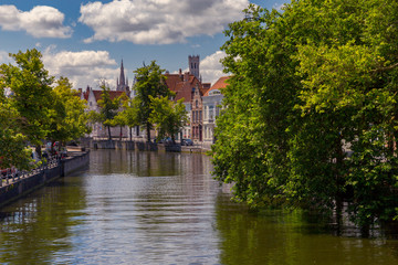 Fototapeta na wymiar Bruges. Green canal.