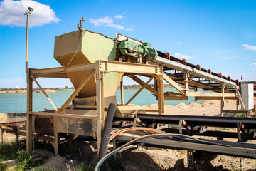 Obraz premium Förderbänder, Kieswerk, Kieswerklandschaft