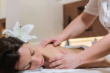 Obraz na płótnie Canvas Body massage at spa