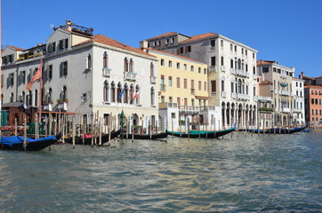 Fototapeta na wymiar Venice canals and boats 