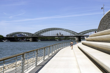 Rheinboulevard in Köln-Deutz