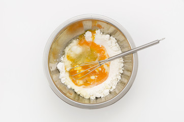 天ぷら衣を作る（料理中）