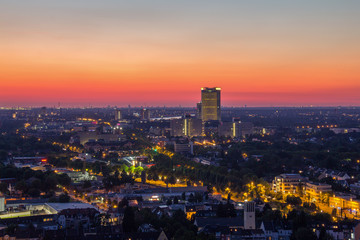 Blick auf Bonn nach Sonnenuntergang