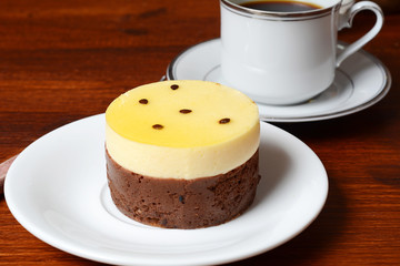 passion fruits cake and coffe