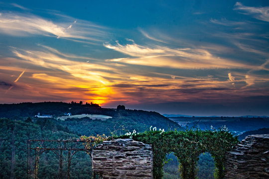 Sonnenuntergang von der Ehrenburg / Brodenbach