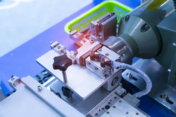 Pneumatic input to robot handle grip handle