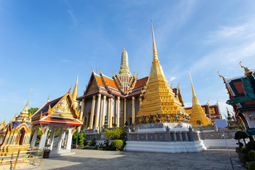 Obraz premium Wat Phra Kaew Ancient temple in bangkok, Thailand