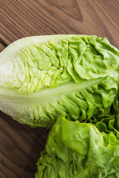 lettuce on the wooden table