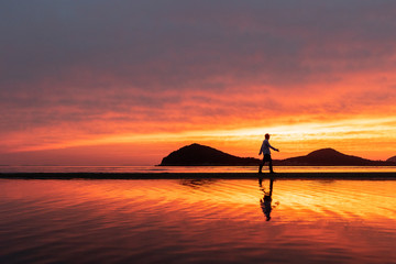 父母ヶ浜（ちちぶがはま） -日本のウユニ塩湖とも呼ばれる瀬戸内海の天空の鏡-