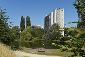 Fototapeta premium appartement building chantier construction habitat habitation immobilier logement parc renovation urbain ville vert