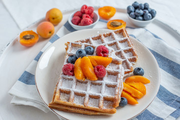 Waffeln mit Beeren 