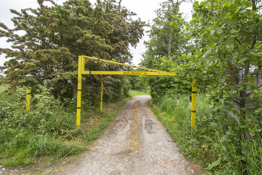 Restricted height on entrance to parking space UK