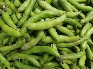 pea pods as background