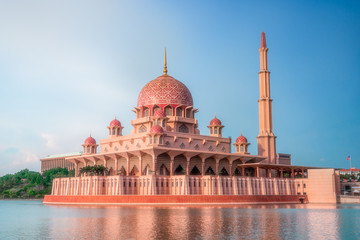 Fototapeta na wymiar Putra mosque during sunset sky, the most famous tourist attraction in Malaysia,
