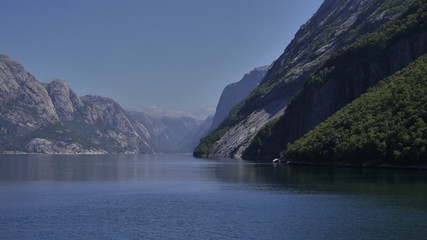 Morgendliche Schifffahrt auf dem Lysefjord, von Lysebotn nach Farsund, Norwegen