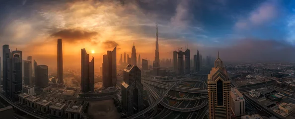 Crédence de cuisine en verre imprimé Dubai Matin brumeux au-dessus du centre de Dubaï