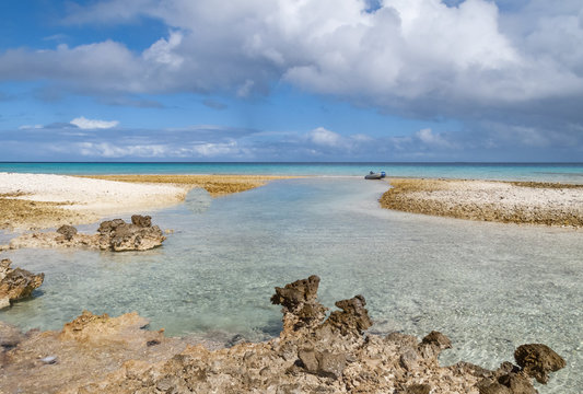 reef ring,lagoon and motu on Tahanea atoll, Tuamotus archipelago, French Polynesia, south pacific