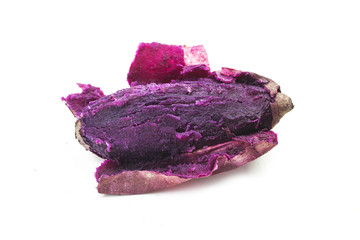 Obraz premium Steamed purple sweet potato