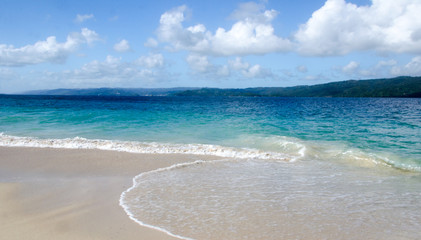Ferien, Tourismus, Sommer, Sonne, Strand, Meer, Glück, Entspannung, Meditation: Traumurlaub an einem einsamen, karibischen Strand :)