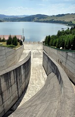 modern concrete dam