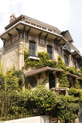 Maison végétalisée du square de Montsouris à Paris