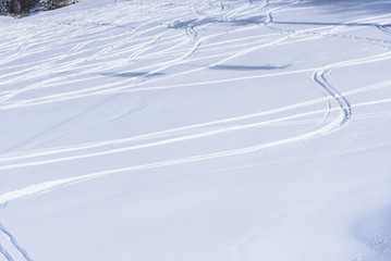 Snow traces